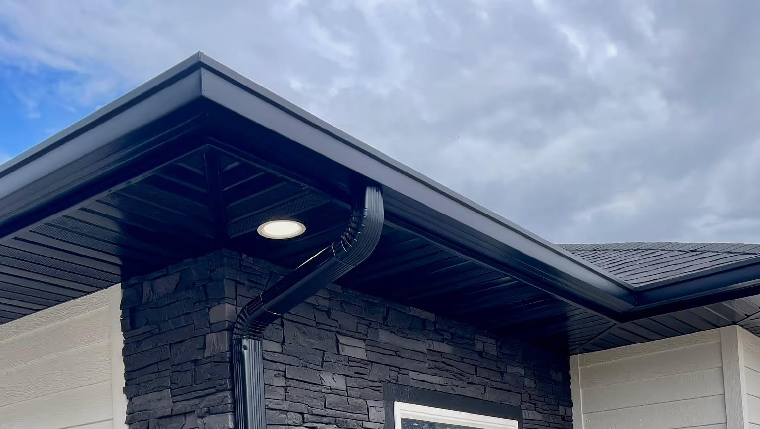 black box seamless gutter