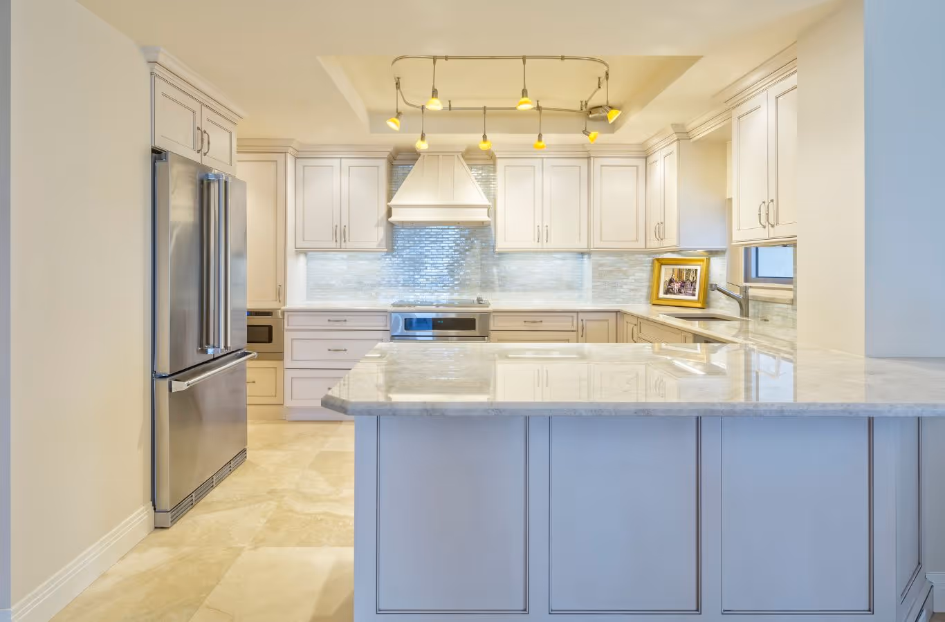 An expert from PMB Property Improvements providing unmatched kitchen remodeling services in Madeira Beach, FL. Kitchen Remodel near me.