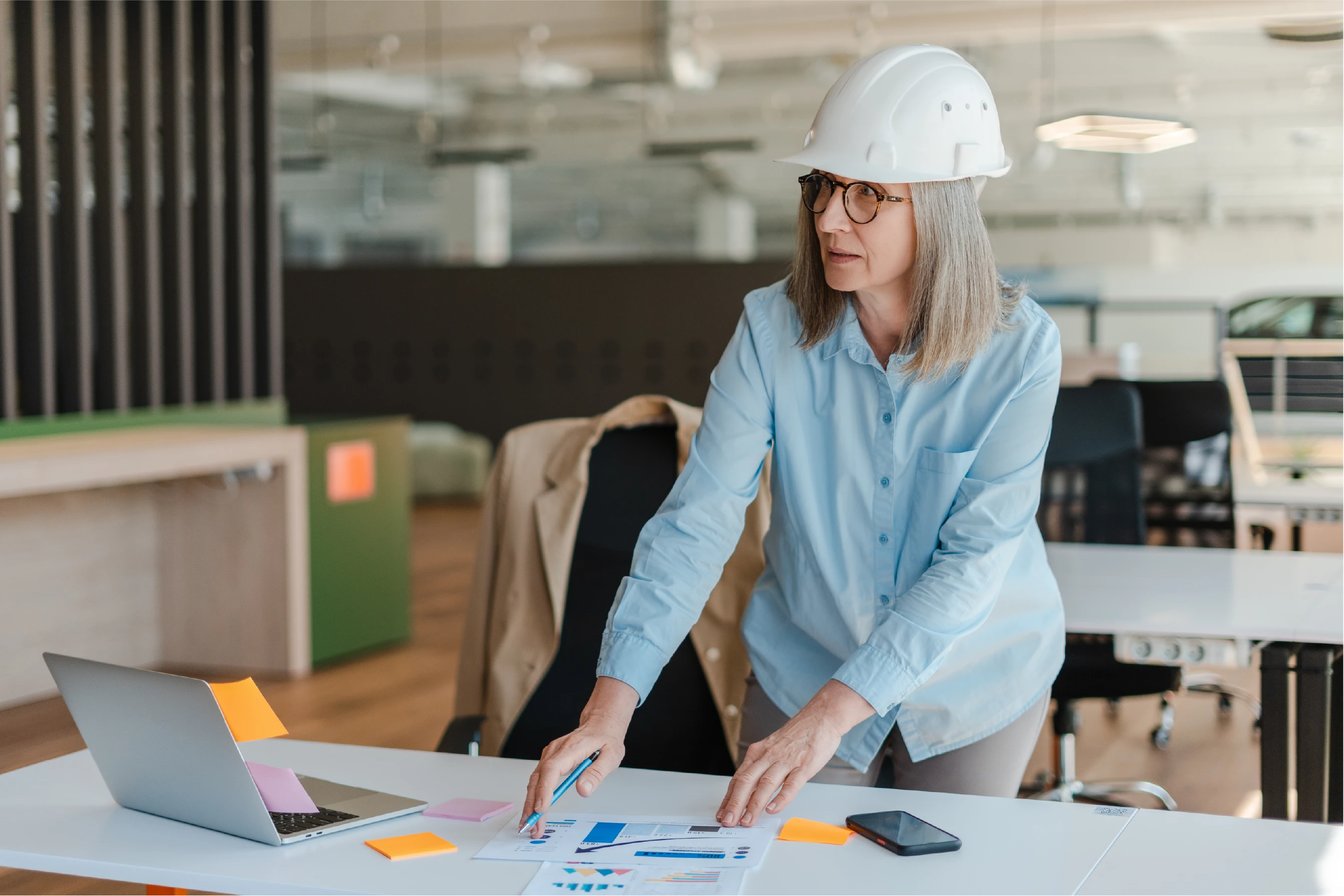Senior consultant in office