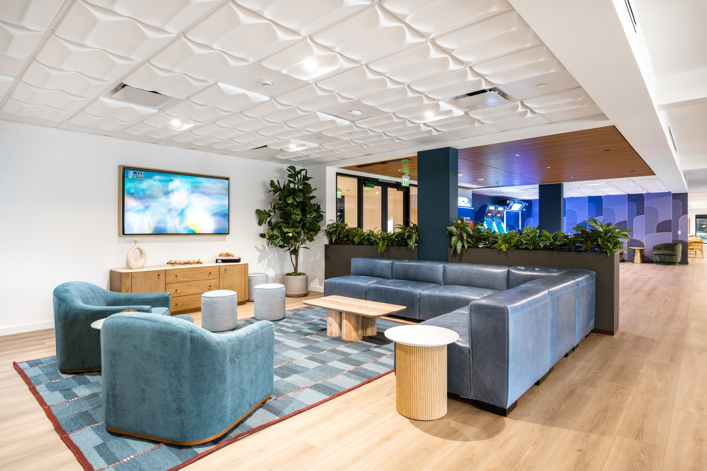 Cafe bar and lounge seating in the newly opened Family Activity Center at Manhattan Country Club