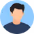 Illustration d'un homme avec des cheveux noirs coiffés vers l'arrière, portant un t-shirt bleu et un gilet bleu foncé, sur fond bleu clair.