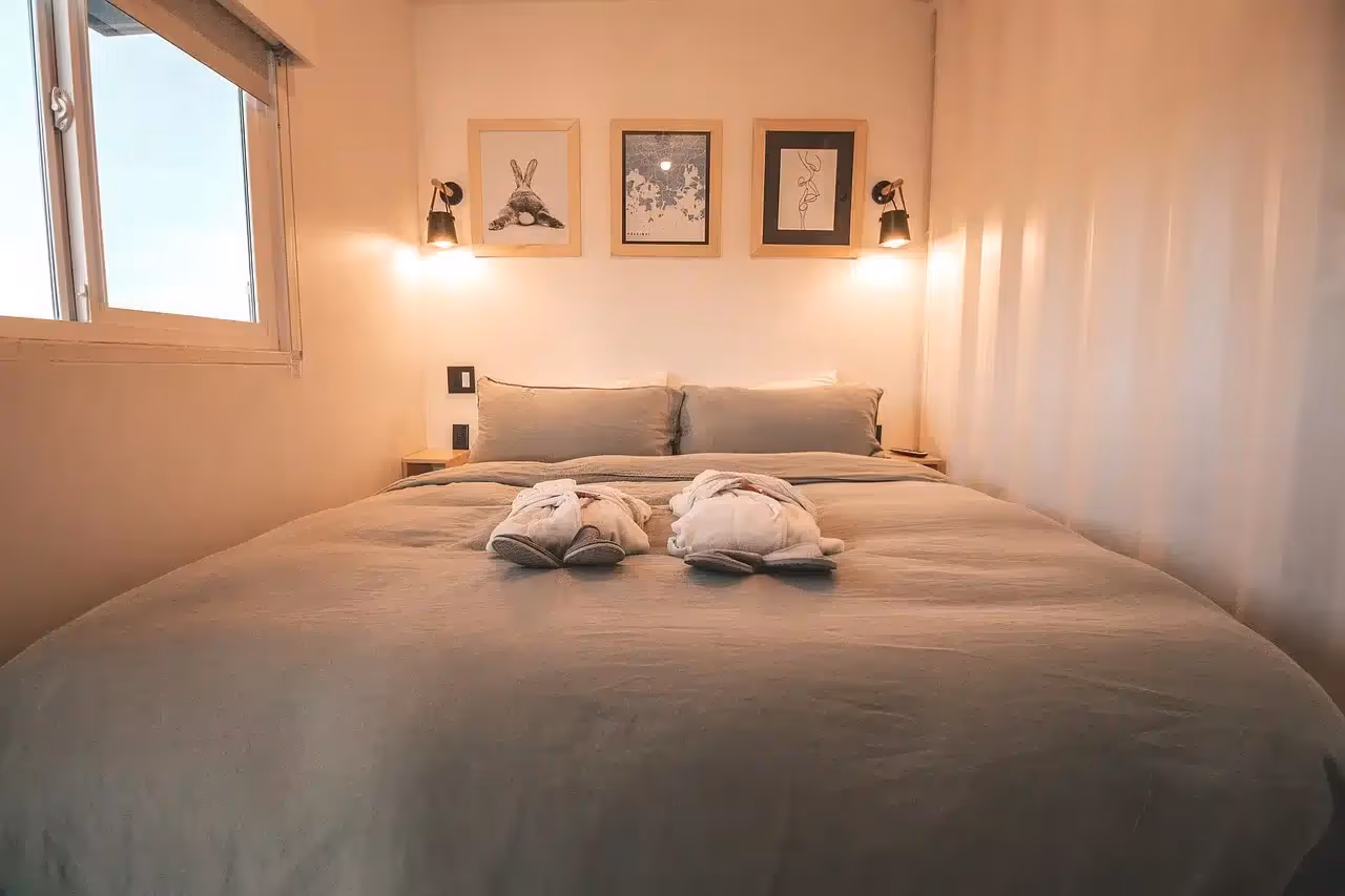 difference-between-service-apartment-and-hotel