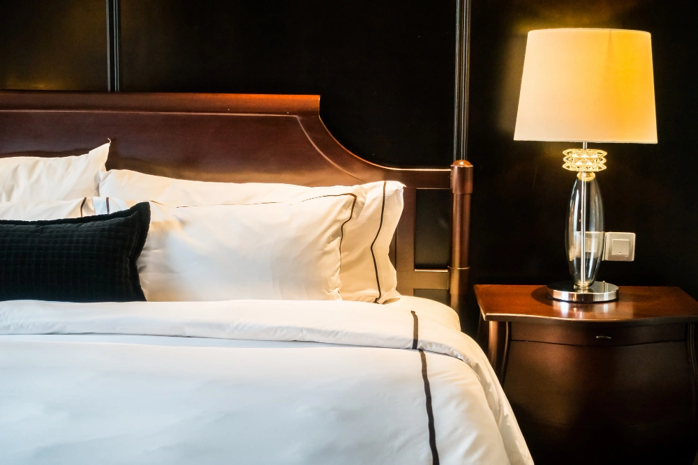 hotel-bed