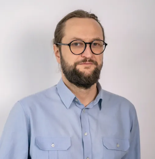 Egala by Boekestijn office employee — supporting collaboration and diversity across departments.