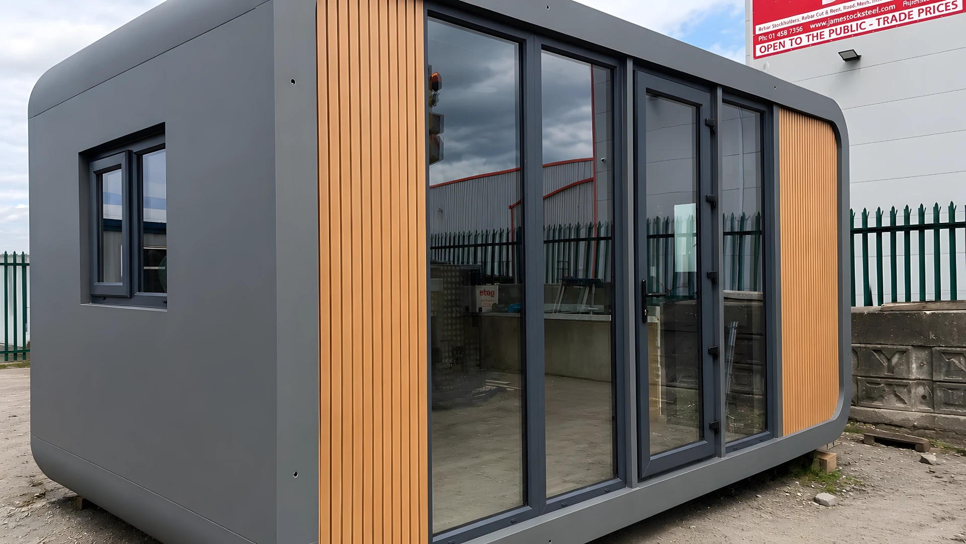 Cabin 17m² steel-frame modular garden room with full-height glazing