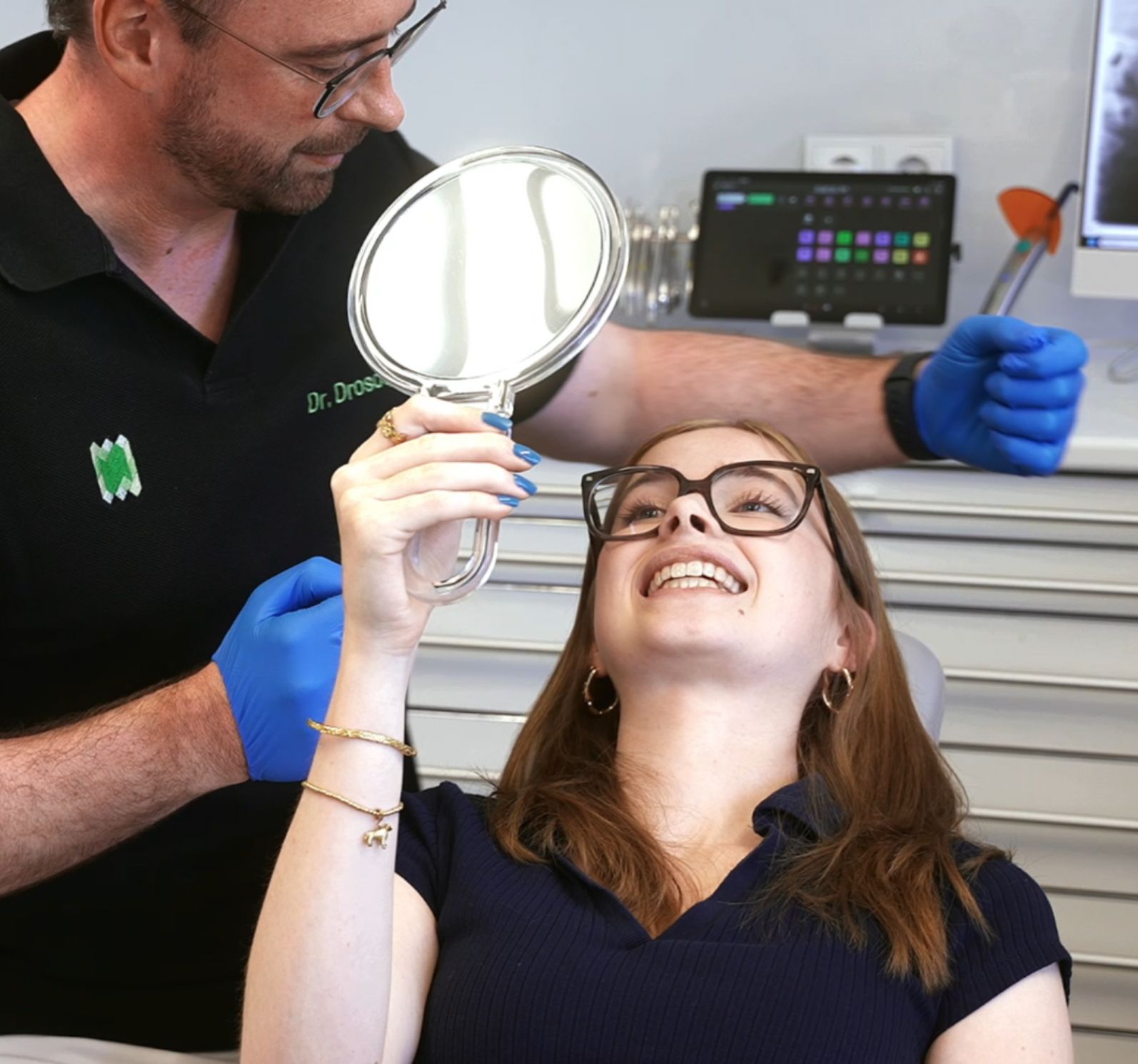 Zahnkorrektur mit Invisalign Kiel in einer Aligner-Therapie