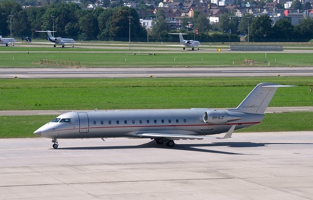 bombardier challenger 850, vistajet, airport zurich, jet, aviation, transport, airport, tarmac, plane, flight, departure, private jet, business trip, private plane, wealth, rich, private jet, private jet, private jet, private jet, private jet, private plane