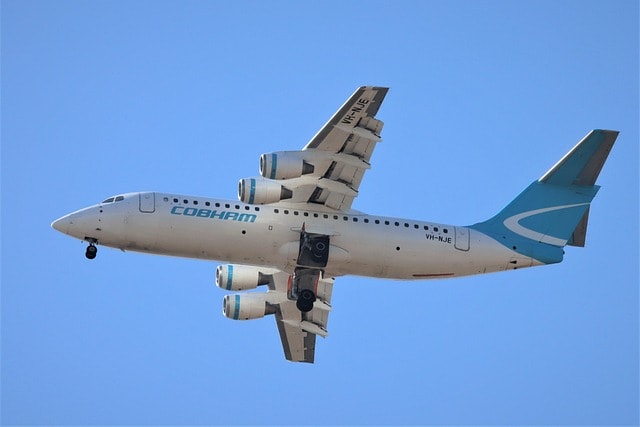 bae 146, cobham, aviation, services, airline, decals, landing, approach, blue, travel, transport, aero, plane, airplane, australia, adelaide, airport, regional, british aerospace 146, vh-nje, air, aircraft, flight, journey, charter, blue plane, blue airplane, blue service
