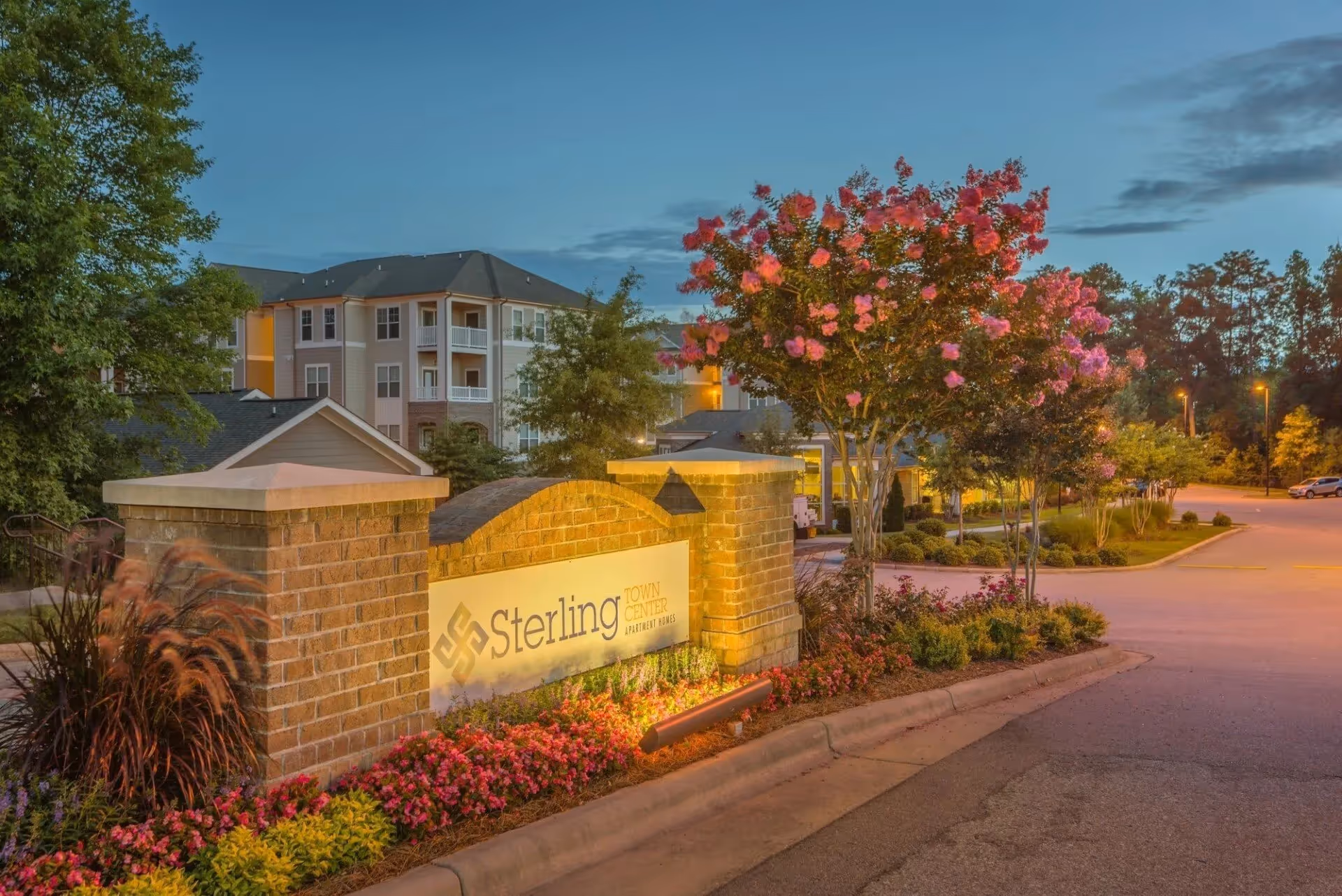 leasing sign