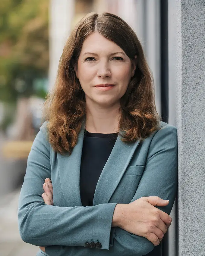 Dr. Anna Christmann
