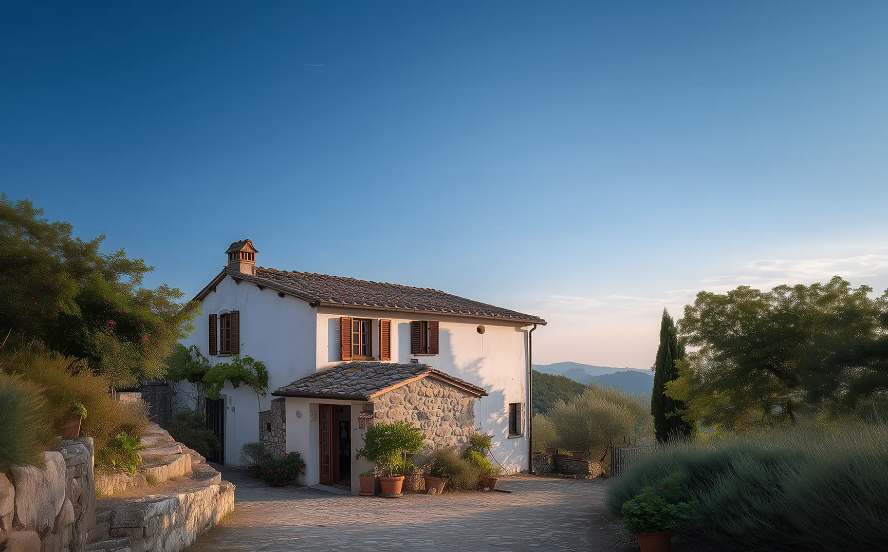 Italian cottage between the vineyards