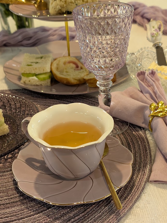 [background image] image of breakfast table setting (for a bed & breakfast)
