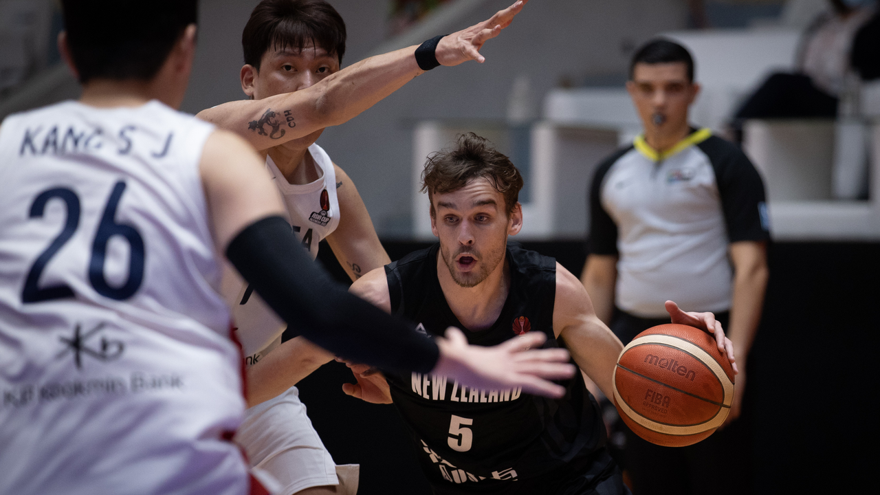 BNZ Breakers sign Guard Taylor Britt to two-year deal