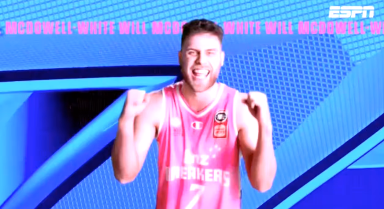 WATCH: WMW's 16 Points Against the Hawks