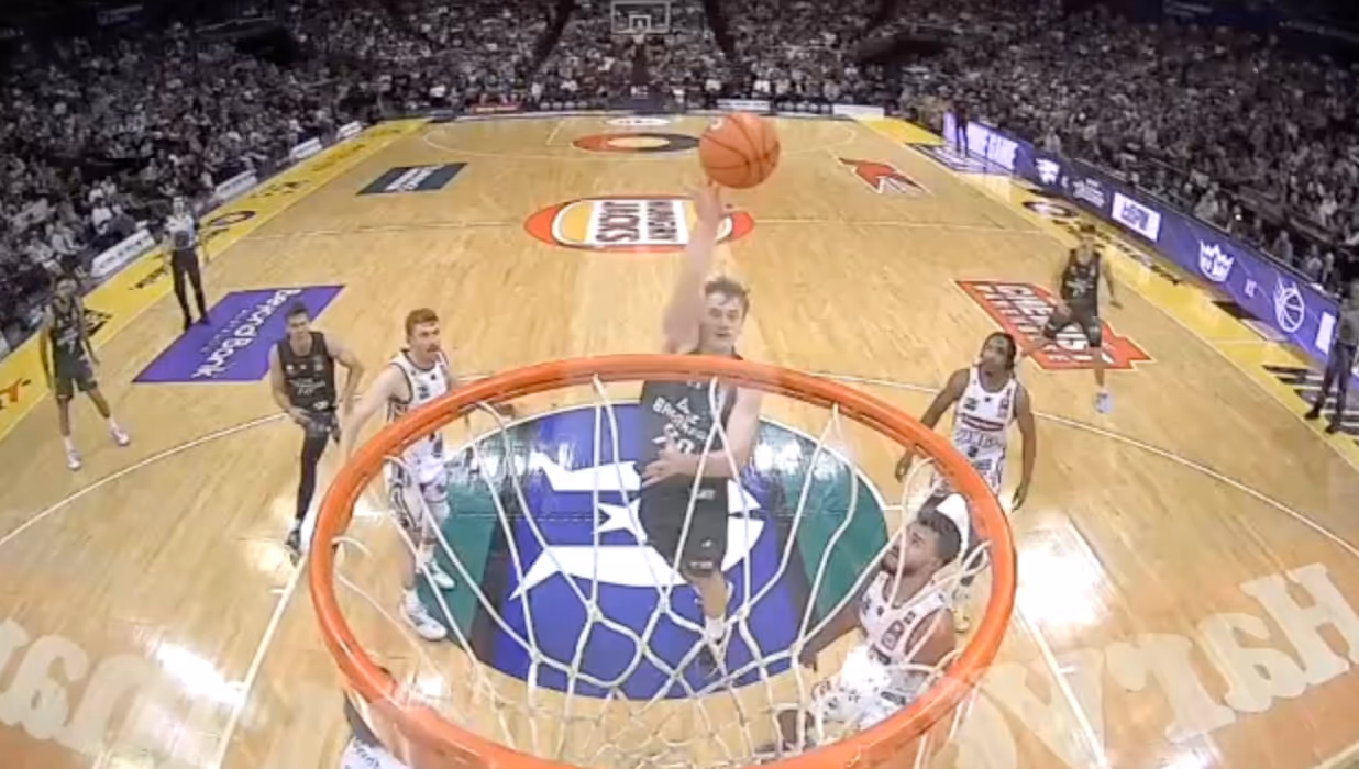 WATCH: Finn Delany's 10pts v The Kings
