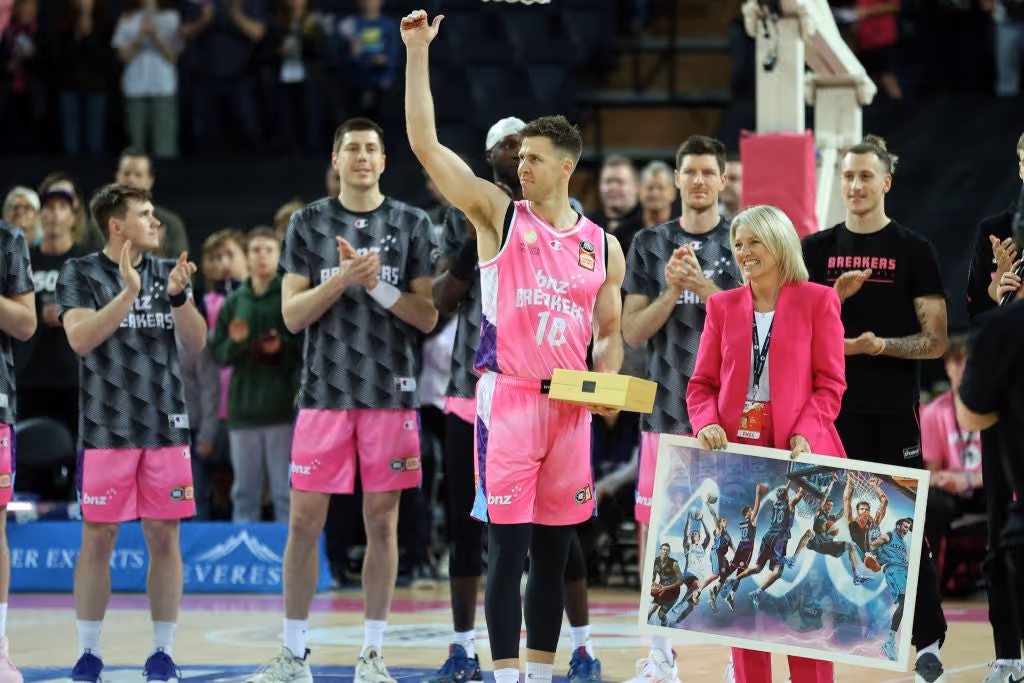 Breakers Celebrate Abercrombie's 400th in Style