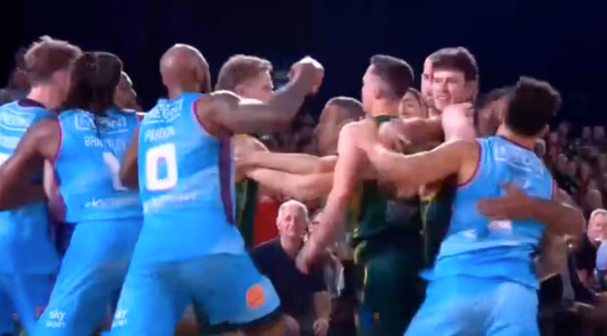 WATCH:  Breakers Beef!! The Moment it Boiled Over Against the Jackjumpers