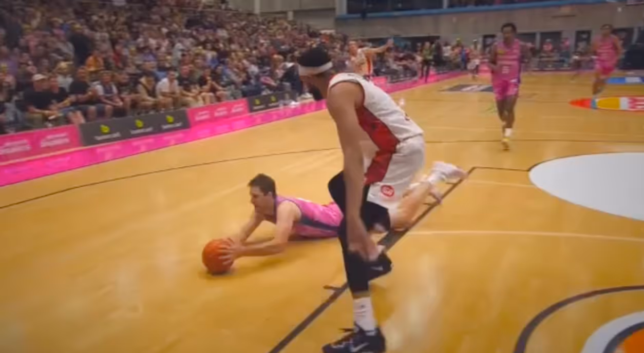 WATCH - Helter Skelter Hightlights of the Breakers Victory over the Wildcats