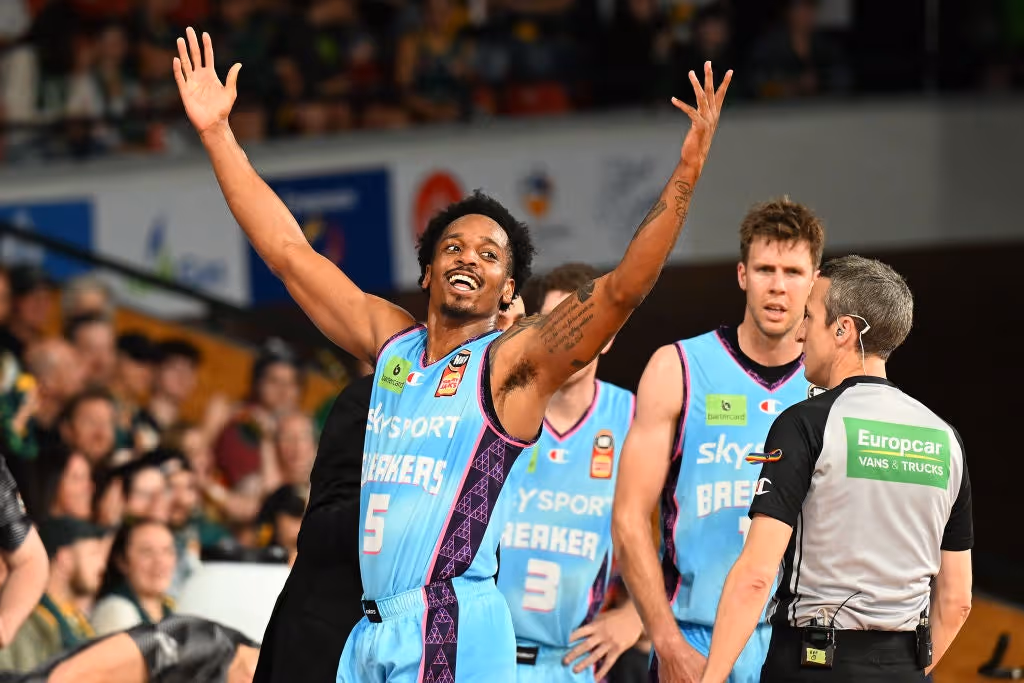 Fifth Consecutive Win On the Road for Mody's Magic Men