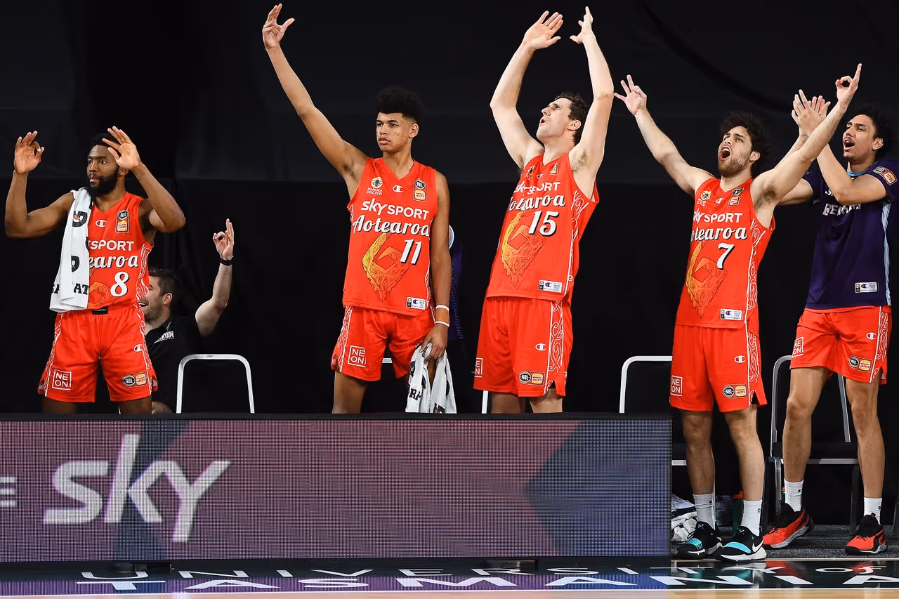 R15: New Zealand Breakers Highlights vs. Perth Wildcats