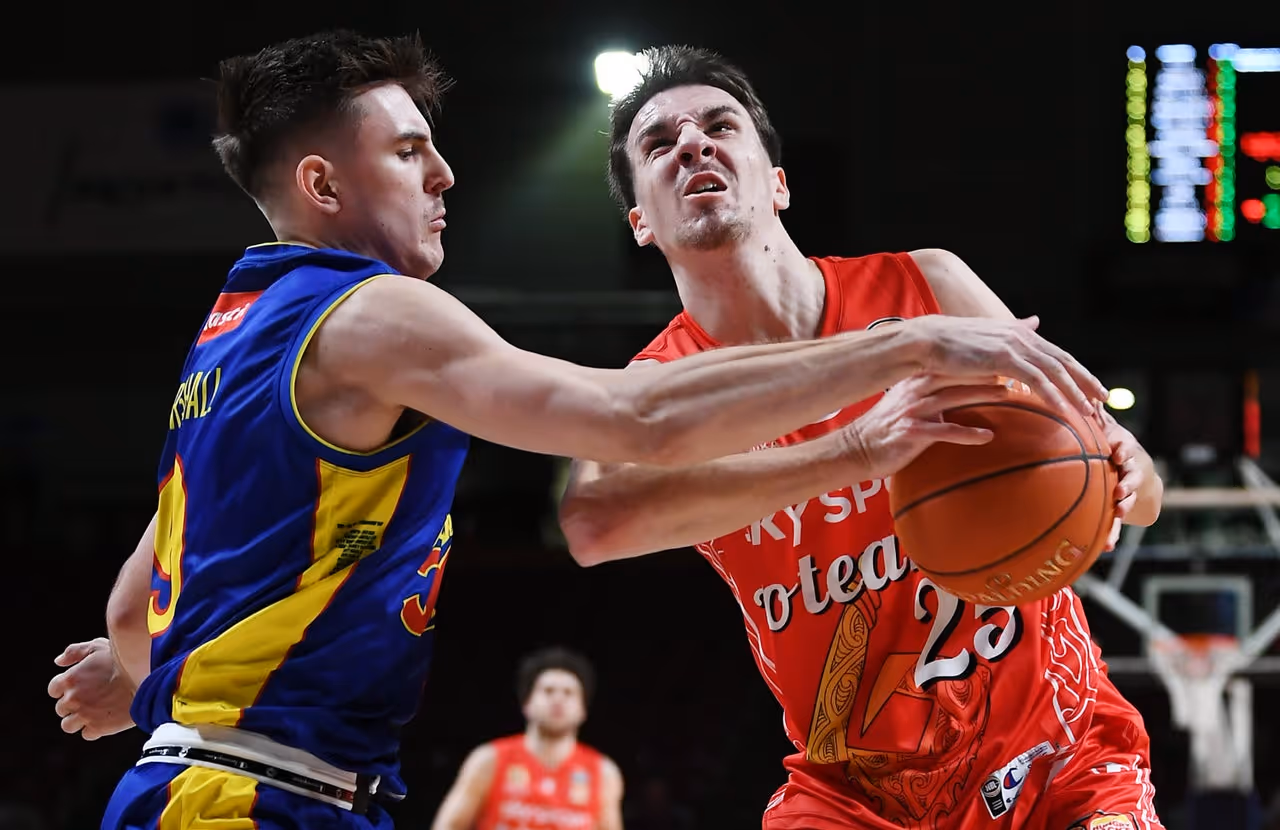 Shamir and Besson press conference vs Adelaide 36ers