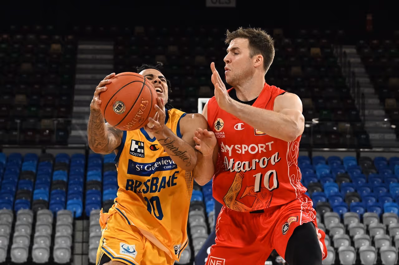 R14: New Zealand Breakers Highlights vs. Brisbane Bullets
