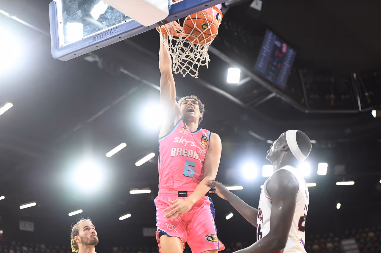 Brilliant Breakers blow away Hawks in Hobart