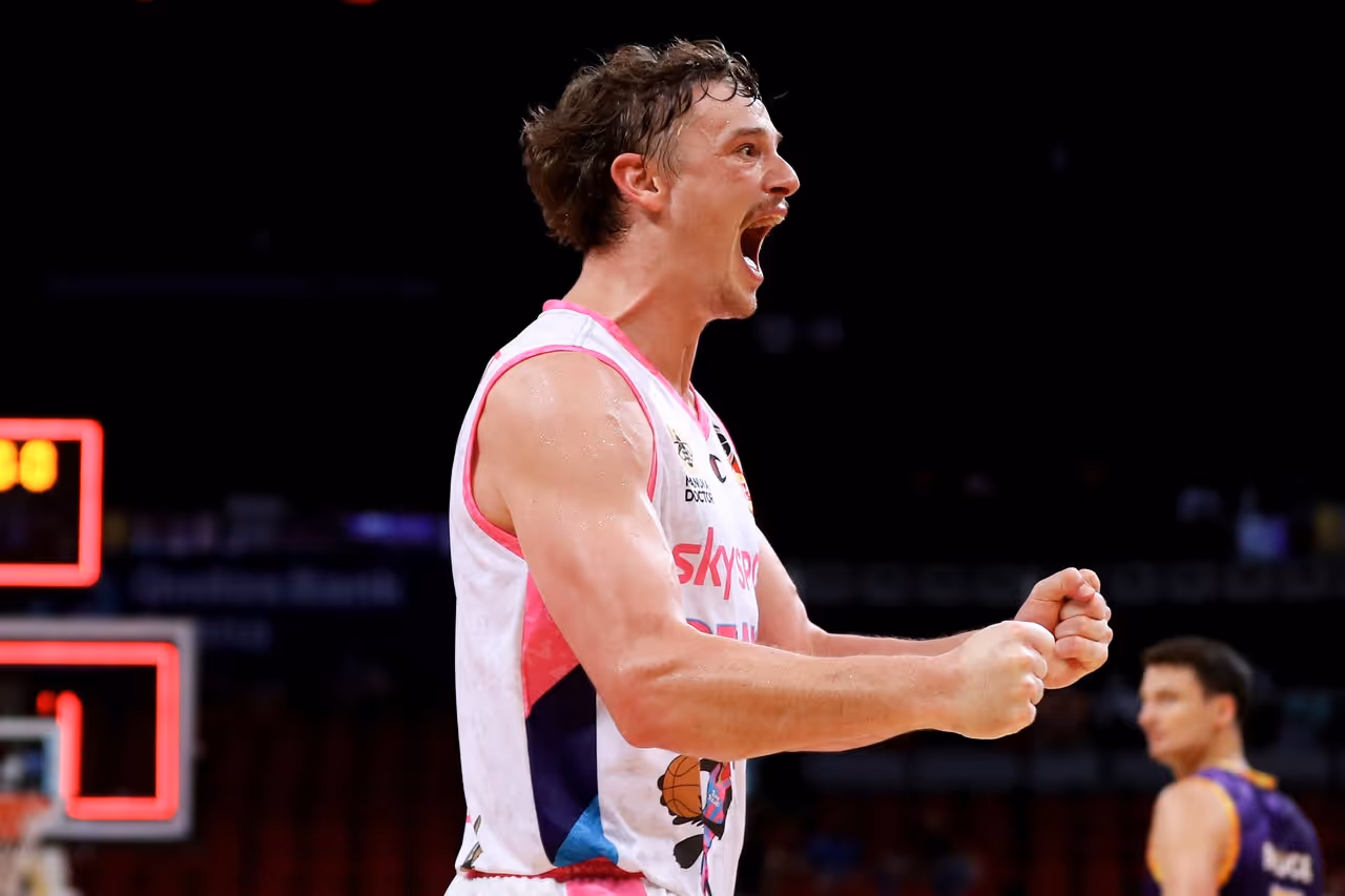 Breakers with dominant finish to overrun Kings