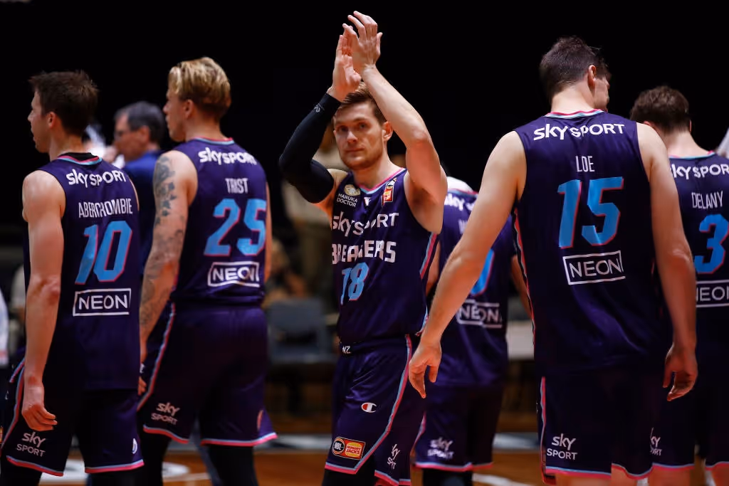 Rasmus Bach returns to Sky Sport Breakers for 2022