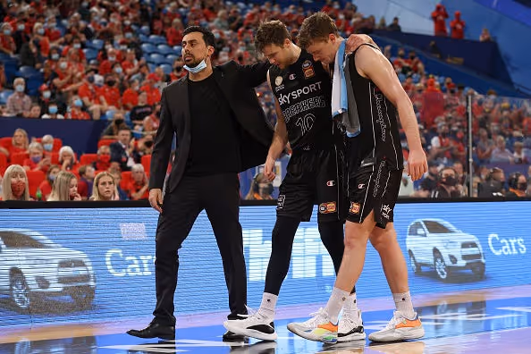 Abercrombie Limps Off Court in Brave Breakers' Performance in Perth