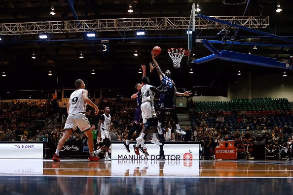 Breakers Rise Above Adelaide 36ers