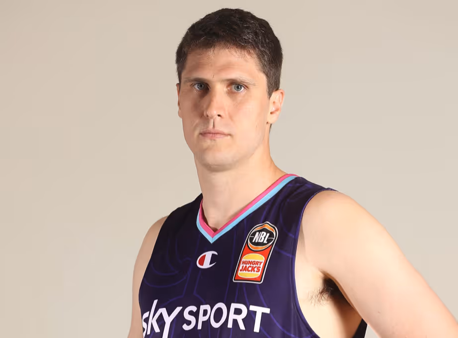 Rob Loe Returns to New Zealand