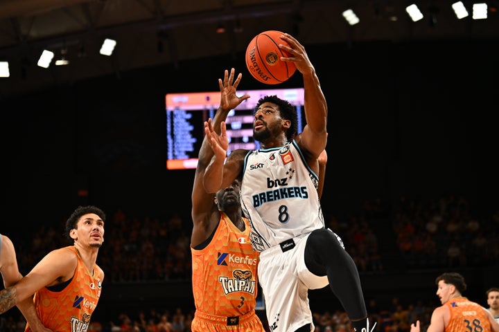 Breakers Tame Taipans in Cairns Thriller