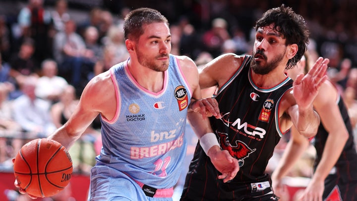 Fast-finishing Breakers overcome by table-topping Hawks
