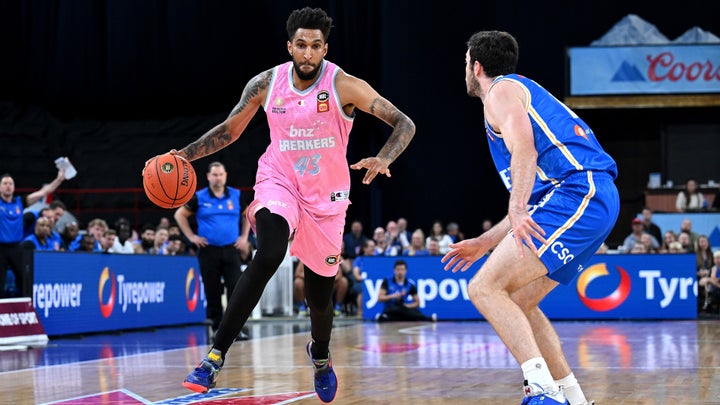 Breakers’ struggles continue in Brisbane