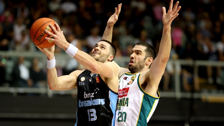 Breakers handed tough loss by JackJumpers