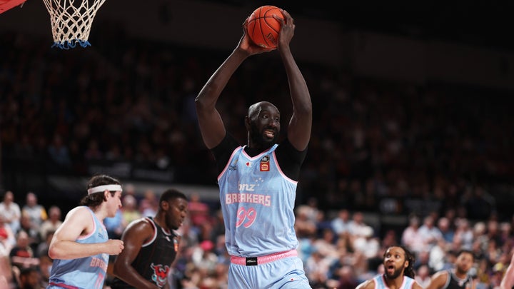 Breakers defeated by Hawks in Wollongong
