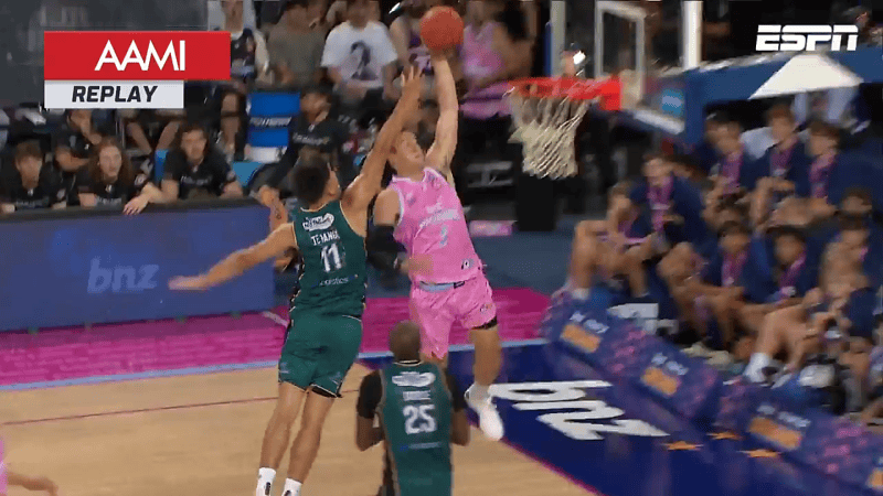 NBL25 Round 17 Highlights | Breakers v JackJumpers