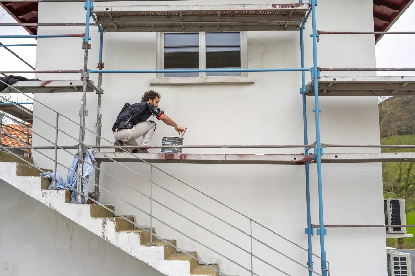 exosquelette artisan - dispositif de bras sur un peintre