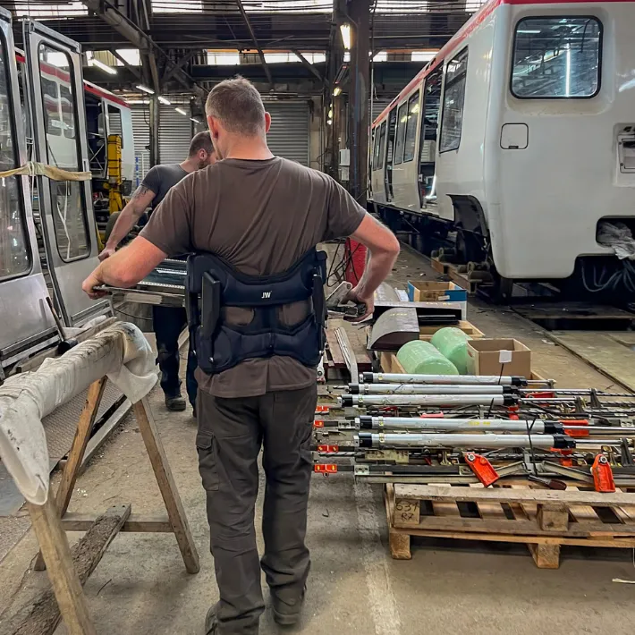 Exosquelette Japet.W+ dans la manutention des trains