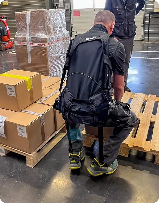 Plusieurs familles d'exosquelettes passifs ou actifs - exemple d'un passif