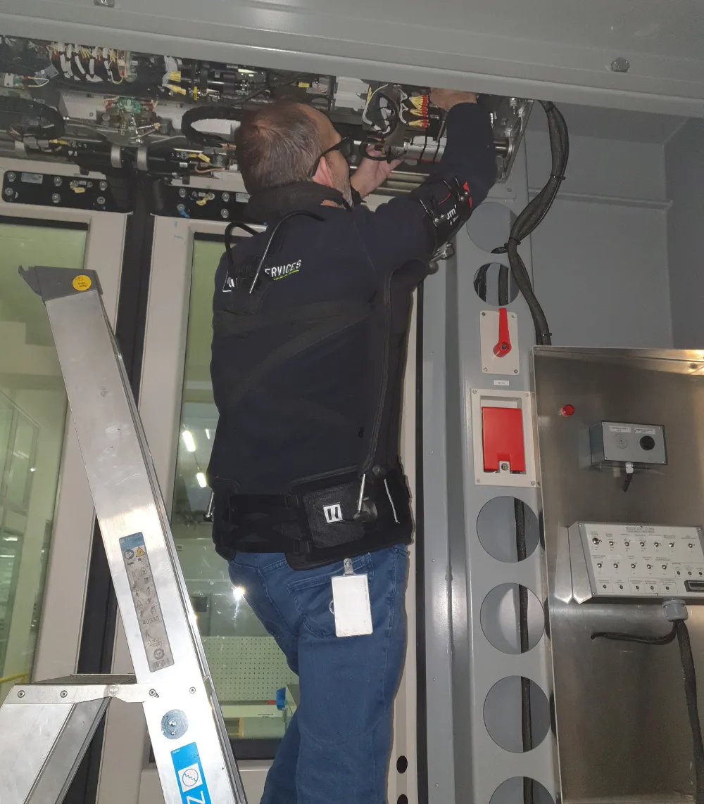 exosquelette dans la maintenance du réseau de transport public - Martin