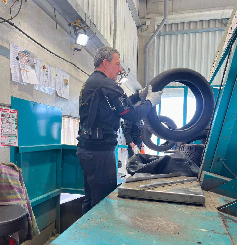 Exosquelette pour le recyclage des pneus