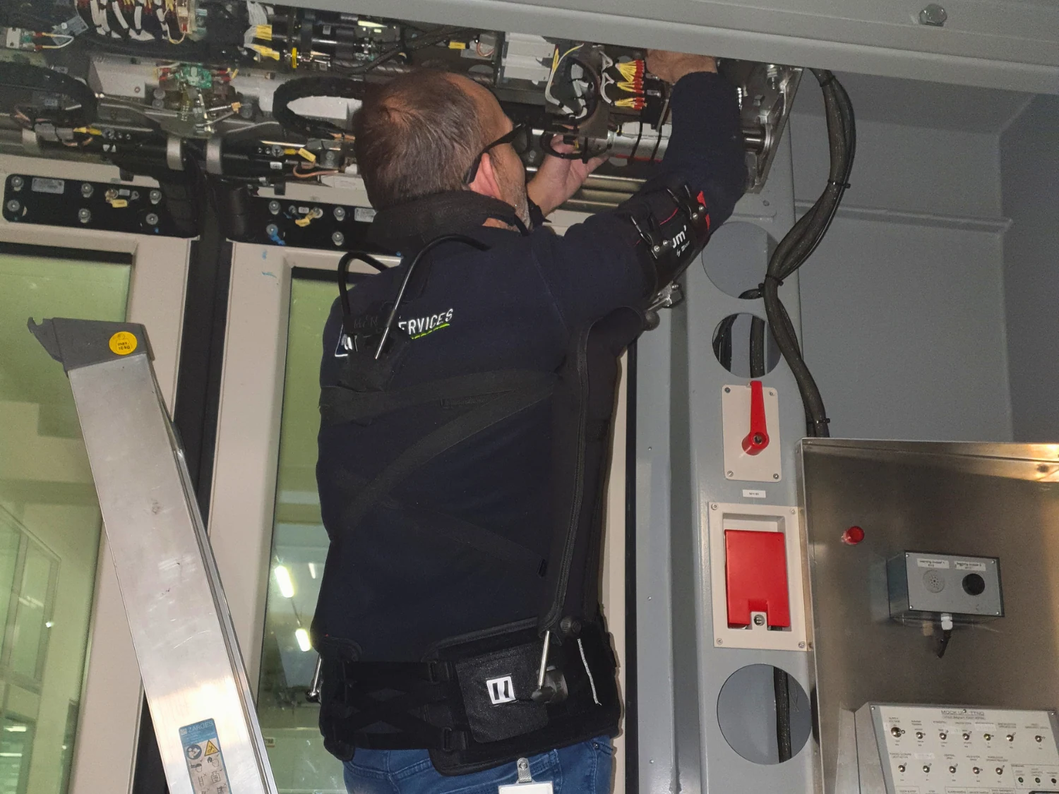 Témoignage exosquelette maintenance ferroviaire
