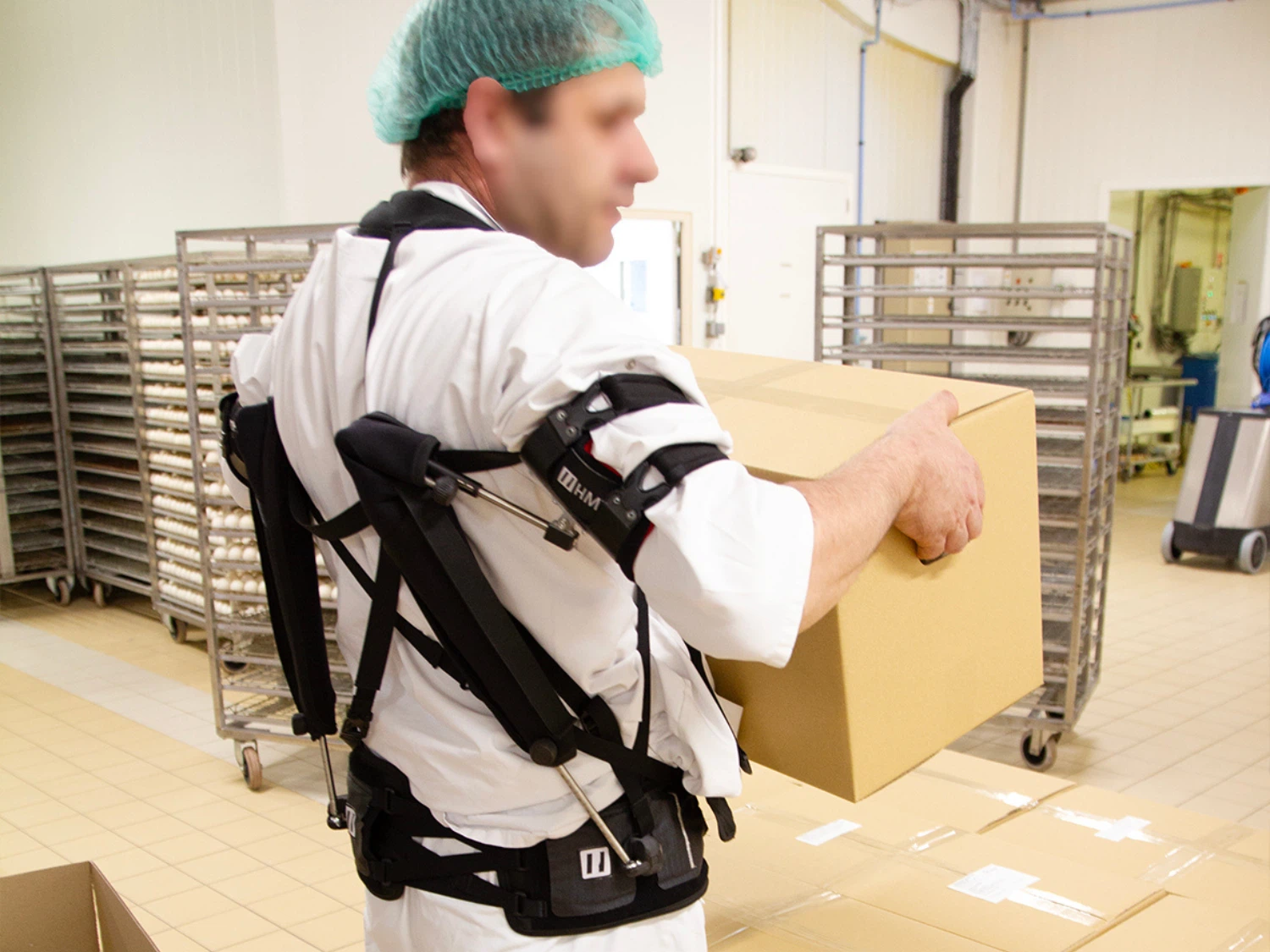 Témoignage d'un adjoint incubation en couvoir avec un exosquelette