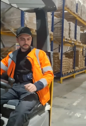 Exemple de cariste avec un exosquelette