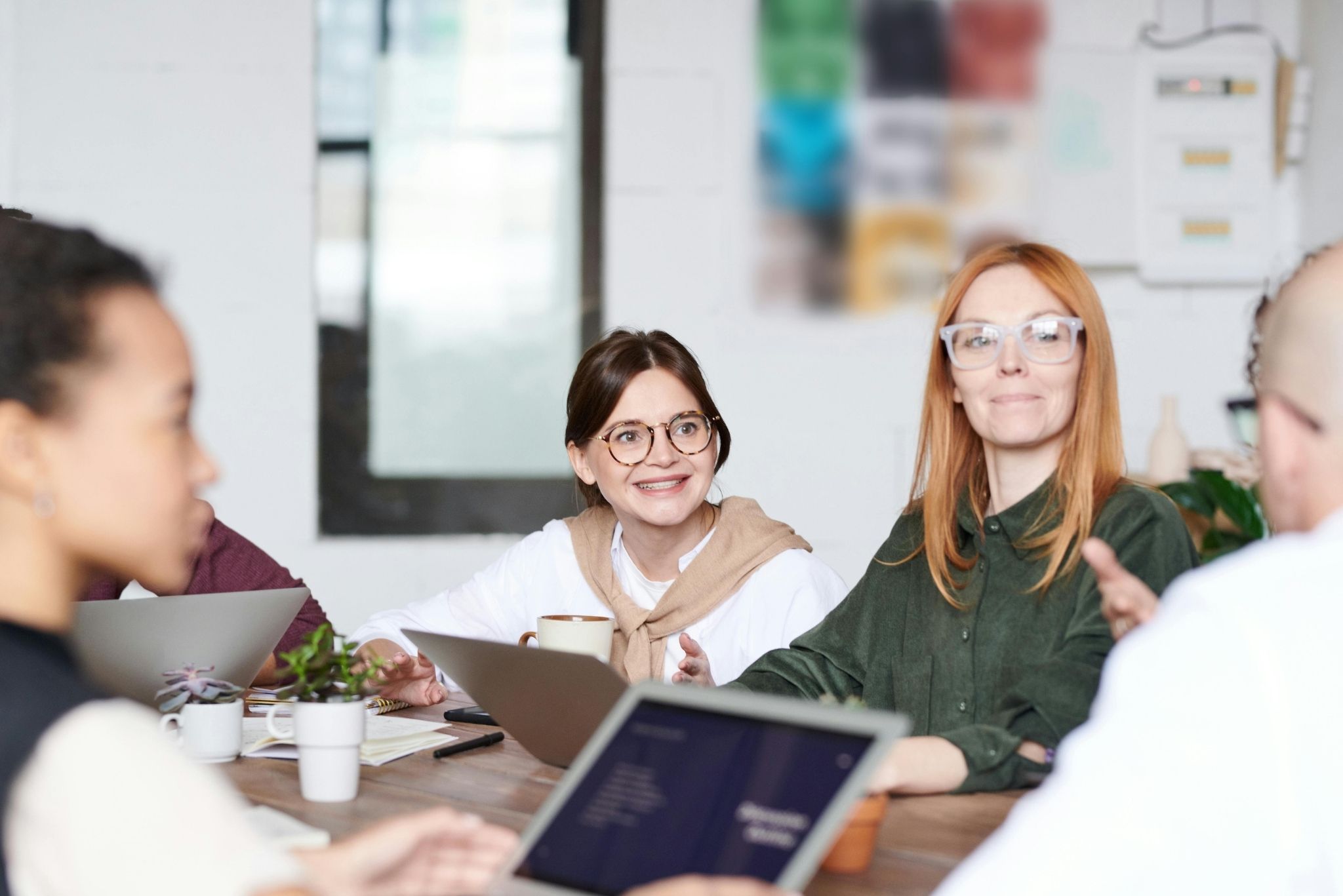 Absenteeism rate: benchmarks & real-life examples