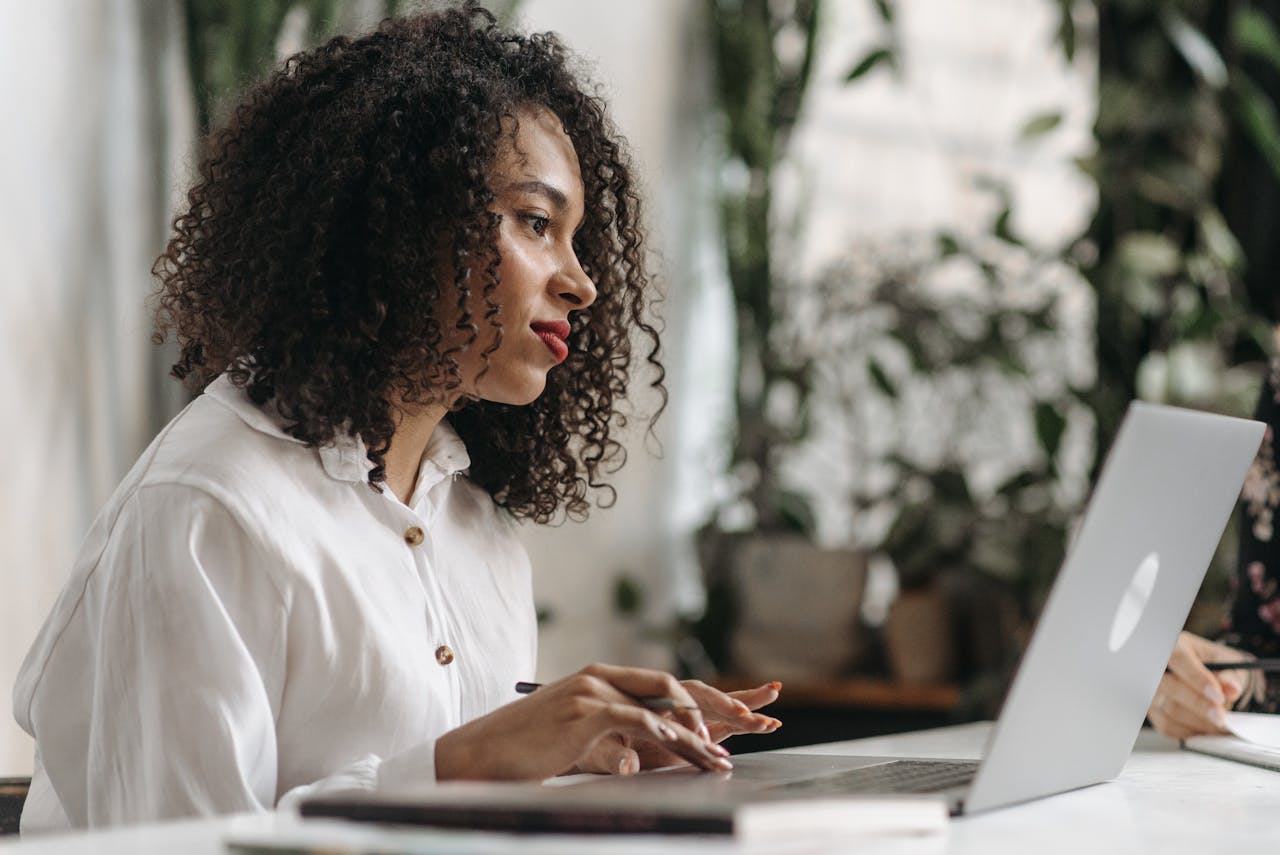 64 key leadership survey questions to empower management & employees 