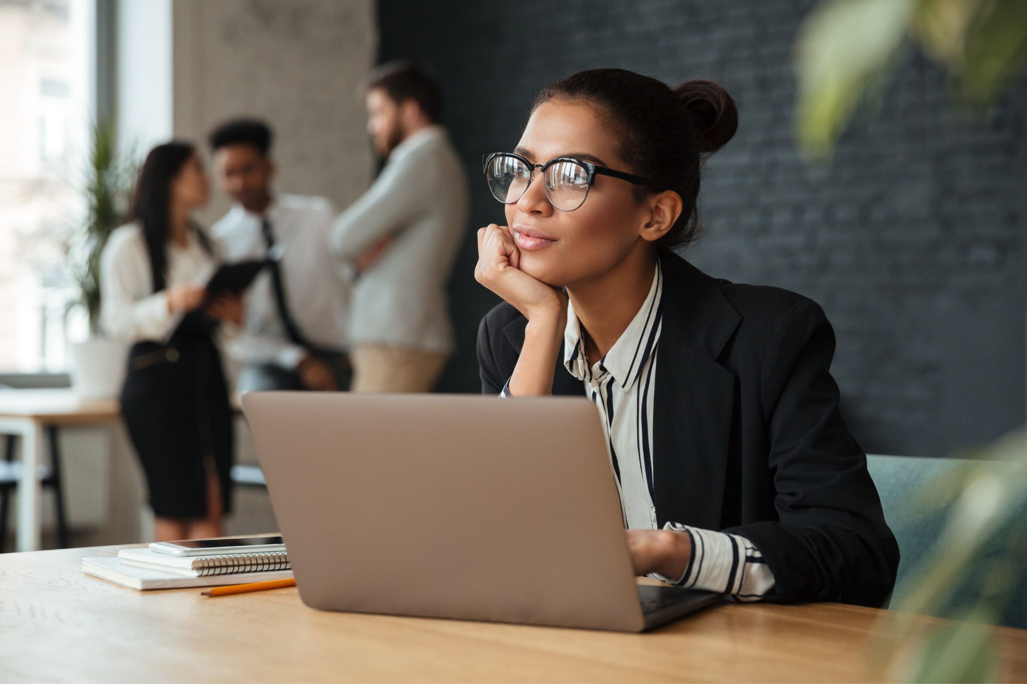 The HR statistics & trends currently shaping the industry in 2025