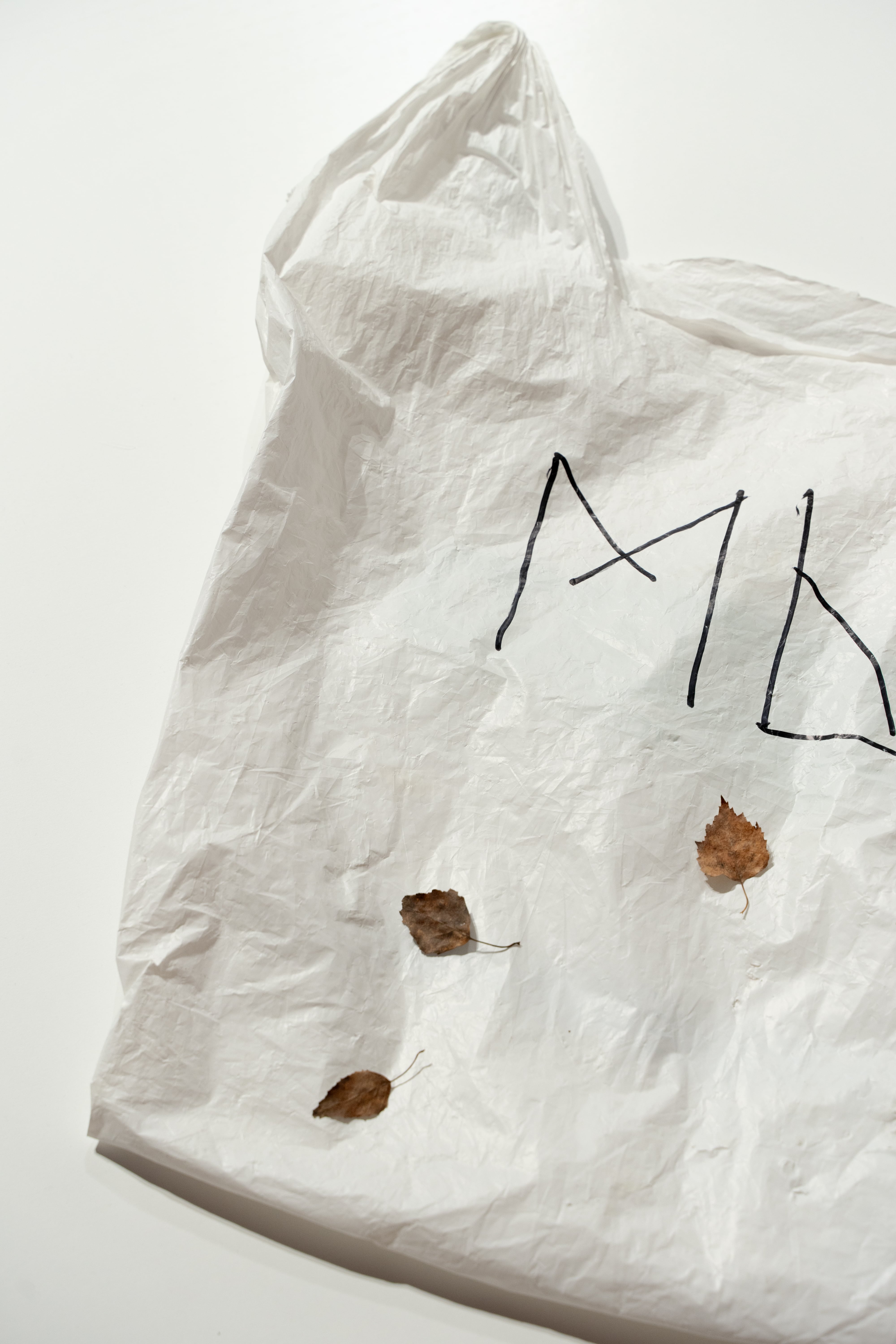 Экспазіцыя выставы «Фрагменты». Фота: Музей Вольнай Беларусi